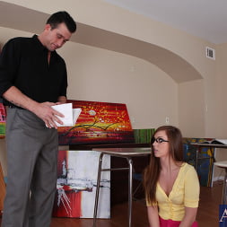 Maddy O'Reilly en 'Naughty America' Naughty Bookworms (Miniatura 1)