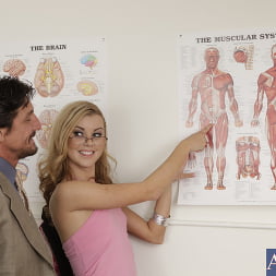 Jessie Rogers in and Tommy Gunn in Naughty Bookworms (Photo 2) Jessie Rogers in 'Naughty America' and Tommy Gunn in Naughty Bookworms (Thumbnail 2)