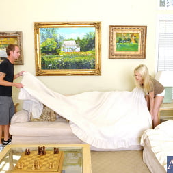 Tiffany Fox en and Sonny Hicks in My Friend's Hot Girl (foto 1) Tiffany Fox en 'Naughty America' and Sonny Hicks in My Friend's Hot Girl (Miniatura 1)