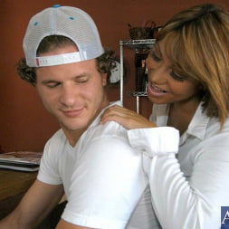 Ava Devine in and Scott Nails in My Friends Hot Mom (Photo 4) Ava Devine in 'Naughty America' and Scott Nails in My Friends Hot Mom (Thumbnail 4)