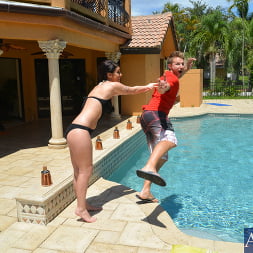 Riley Grey in and Levi Cash in My Sisters Hot Friend (Photo 1) Riley Grey in 'Naughty America' and Levi Cash in My Sisters Hot Friend (Thumbnail 1)