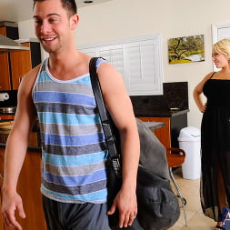 Kagney Linn Karter in 'Naughty America' in Dirty Wives Club (Thumbnail 2)