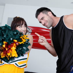 Lindy Lane en and Charles Dera in Naughty Athletics (foto 1) Lindy Lane en 'Naughty America' and Charles Dera in Naughty Athletics (Miniatura 1)
