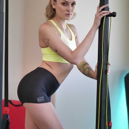 Charlotte Sins in gets her workout on a cock!! (Photo 143) Charlotte Sins in 'Naughty America' gets her workout on a cock!! (Thumbnail 143)