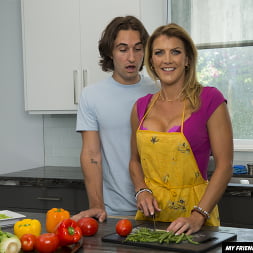 Summer Stevens in 'Naughty America' is willing to share her cooking secrets in exchange for some hard cock (Thumbnail 143)