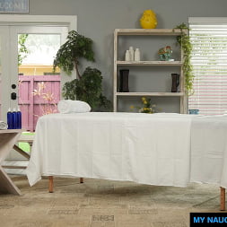 Willow Ryder en 'Naughty America' My Naughty Massage (Miniatura 1)
